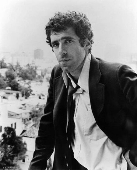 Is the man in this picture Elliott Gould or Robert De Niro?