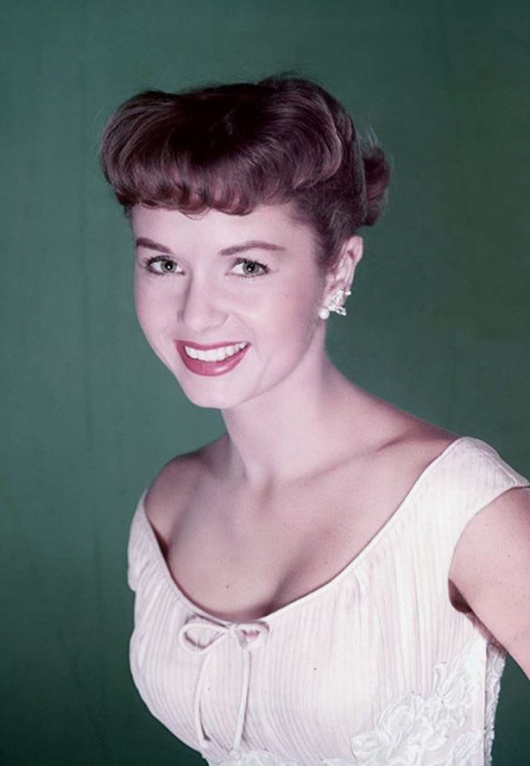 it is Debbie Reynolds or Lina Lamont