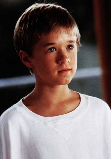 Is this child star Haley Joel Osment or Christopher Culkin?