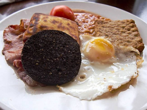 Which country's preferred breakfast is  Some Haggis and a Fat-Fried Egg ?