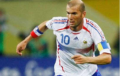 is it Zinedine Zidane or Ronaldo