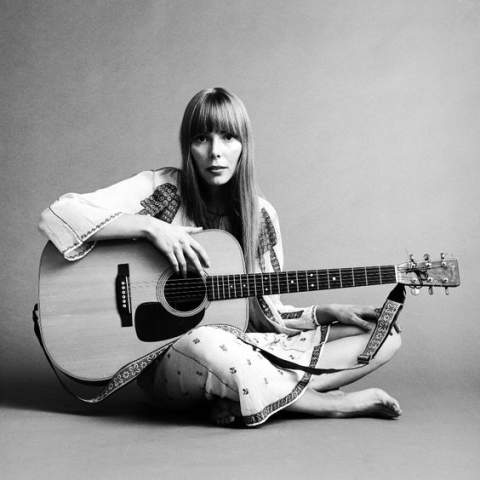 Rolling Stone called her "one of the greatest songwriters ever"，can you name her？