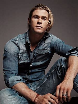 When was Chris Hemsworth born?