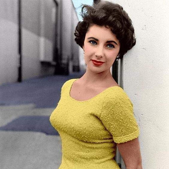 It is Elizabeth Rosemond Taylor or Kendall Jenner