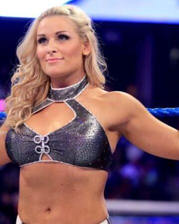 Is WWE Natalya still married?