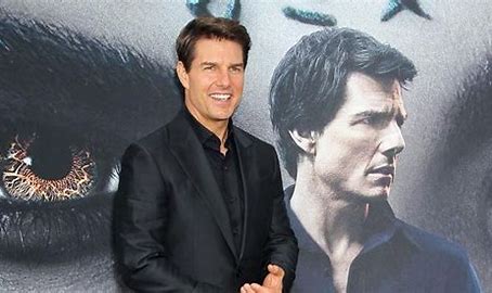 Was Tom Cruise a priest?