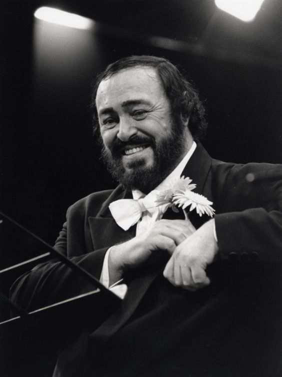 Luciano Pavarotti or David Phelps ?