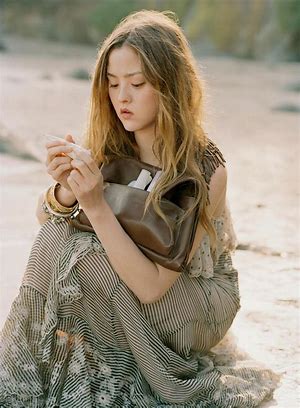 Devon Aoki was born in which country?